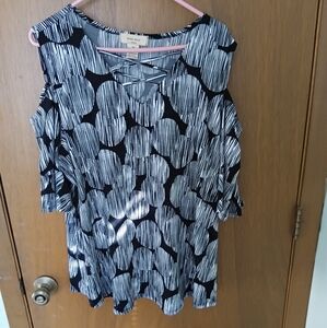 Elegant Black and White Women's Blouse